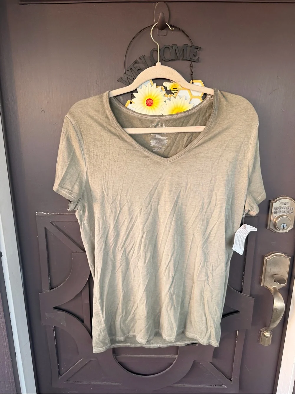 Time and Tru Olive Green V-Neck Short Sleeve Tee